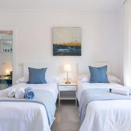 Giovanni - Center - Heated Pool Marbella