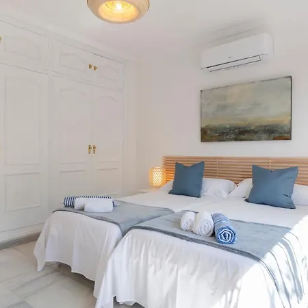 Giovanni - Center - Heated Pool Marbella