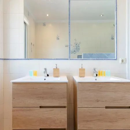 Giovanni - Center - Heated Pool Villa Marbella