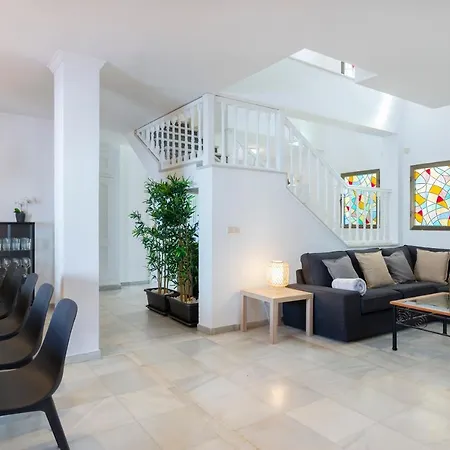 Giovanni - Center - Heated Pool Villa