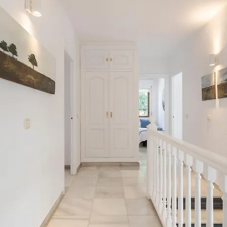 Giovanni - Center - Heated Pool Βίλα