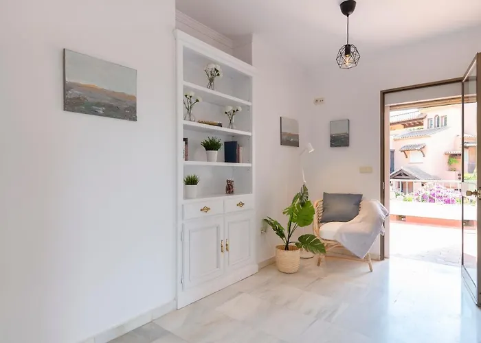 Giovanni - Center - Heated Pool Marbella