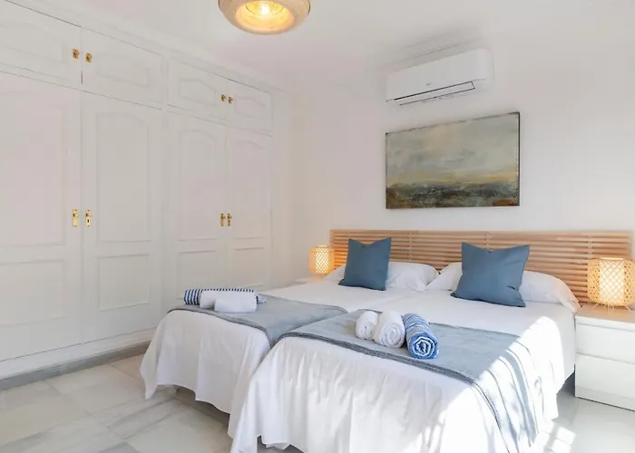 Giovanni - Center - Heated Pool Marbella