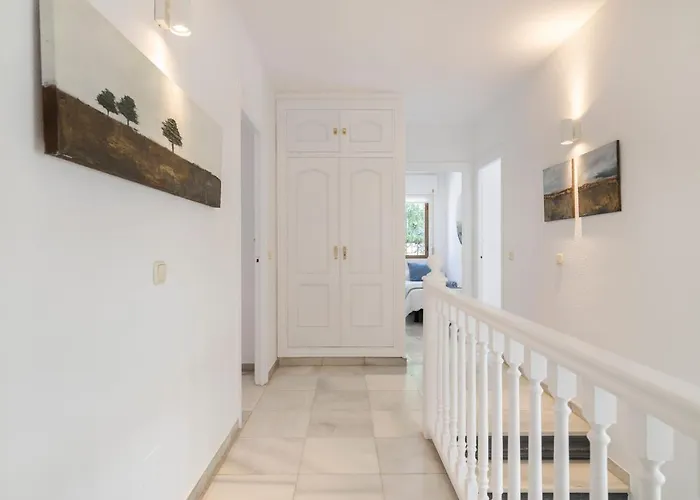 Giovanni - Center - Heated Pool Villa