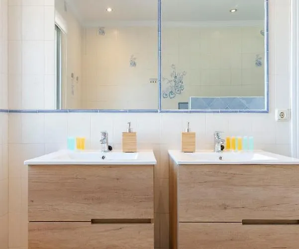 Giovanni - Center - Heated Pool Villa Marbella