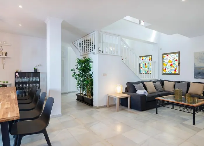 Giovanni - Center - Heated Pool Villa