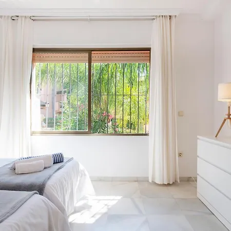 Giovanni - Center - Heated Pool Вілла *