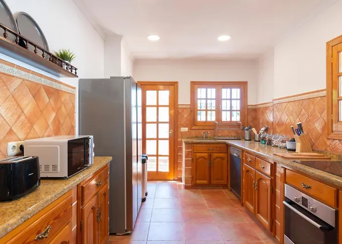 Giovanni - Center - Heated Pool Villa