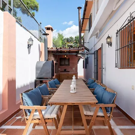 Giovanni - Center - Heated Pool Marbella