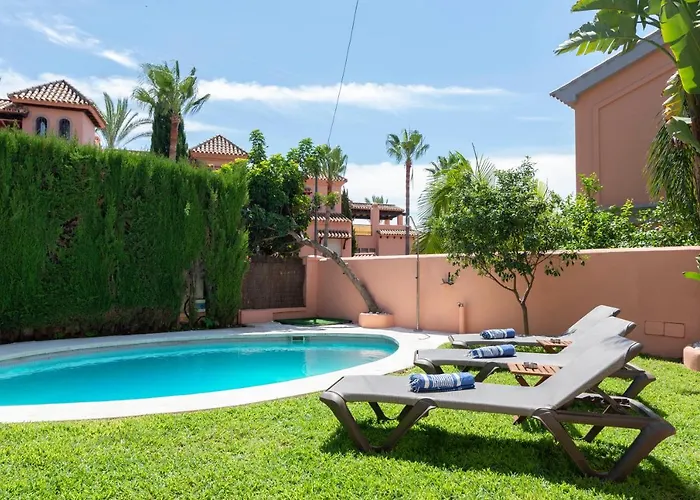 Giovanni - Center - Heated Pool